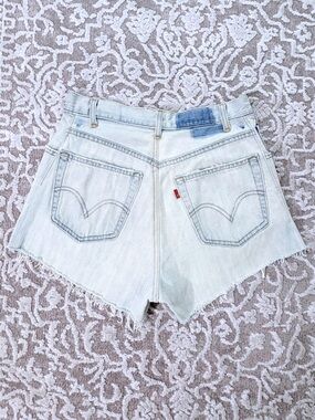 Levi’s 559 Relaxed Custom Cut-Off Shorts